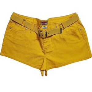 💥No Boundaries Yellow Jean Shorts W/Belt. Women's Plus Size: W19x02L. NWOT